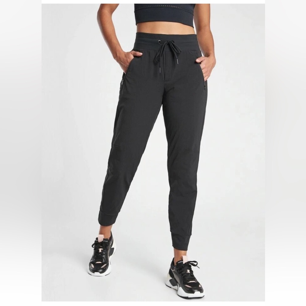Athleta Black Trekkie North Ripstop Hiking Joggers